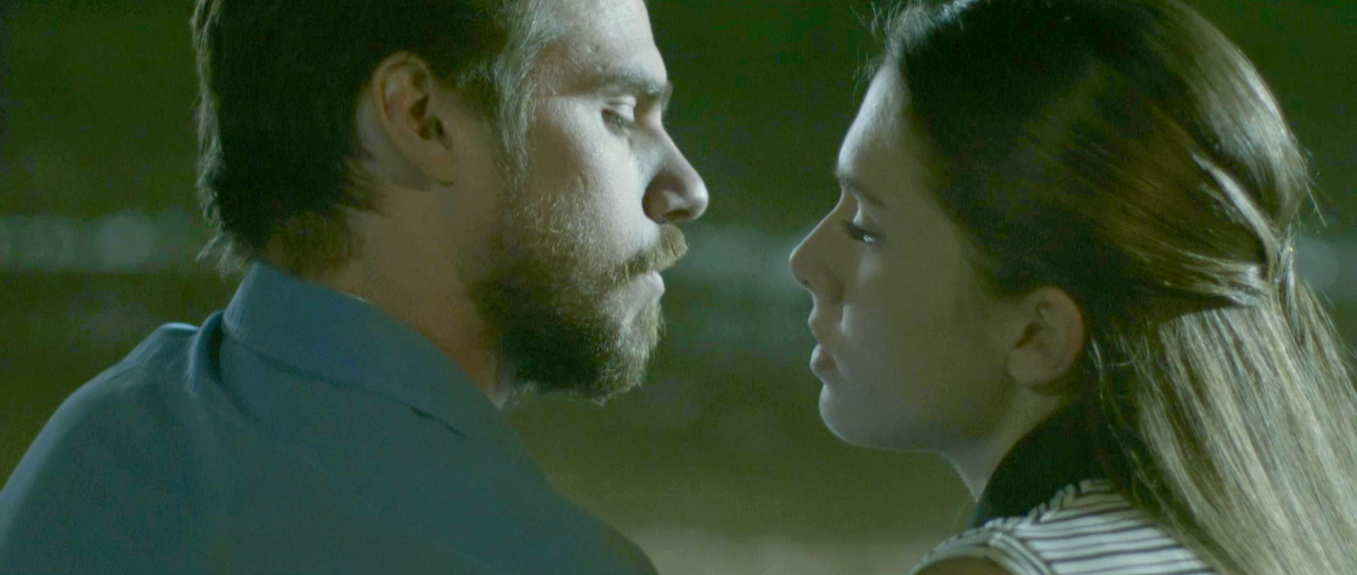 Η παραλία: Η Ιφιγένεια αποκαλύπτει στον Παύλο το σκοτεινό παρελθόν της οικογένειάς της – Όλες οι εξελίξεις