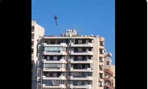 Λίβανος: Ο φακός καταγράφει το βλήμα που γκρέμισε την πολυκατοικία