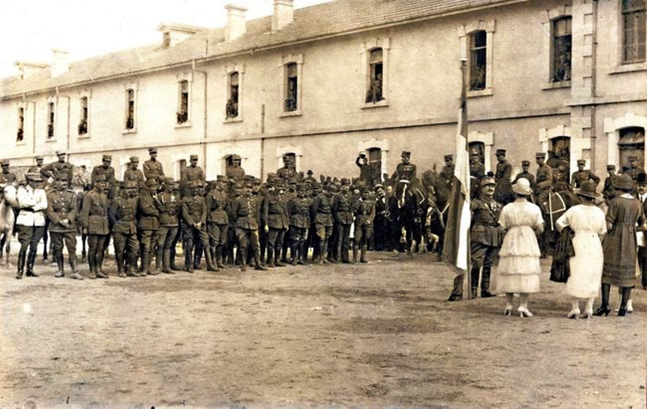 Η μεγάλη στιγμή για την Ξάνθη η ύψωση της Ελληνικής σημαίας και η ανάκρουση του Εθνικού Ύμνου στην κεντρική πλατεία!