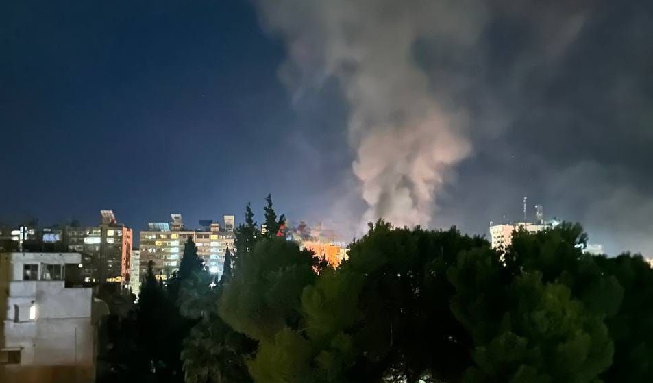 Συρία: Τουλάχιστον τρεις νεκροί και εννέα τραυματίες σε αεροπορική επιδρομή του Ισραήλ στη Δαμασκό