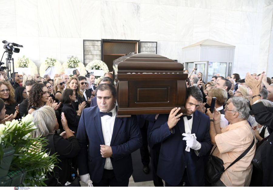 Κηδεία Μίμη Πλέσσα