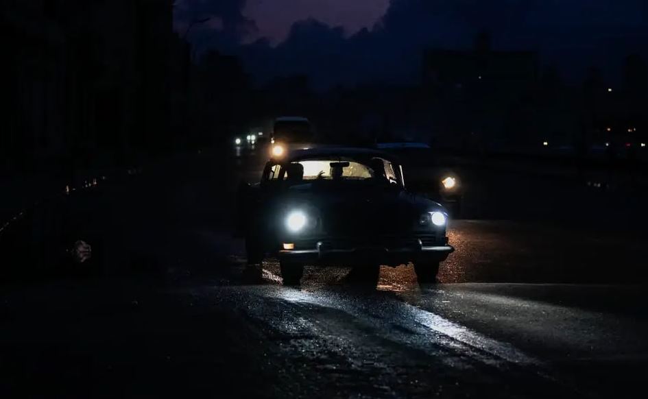 Κούβα: Κυκλώνας αναμένεται να πλήξει το νησί έπειτα από 48 ώρες χωρίς ηλεκτρικό ρεύμα