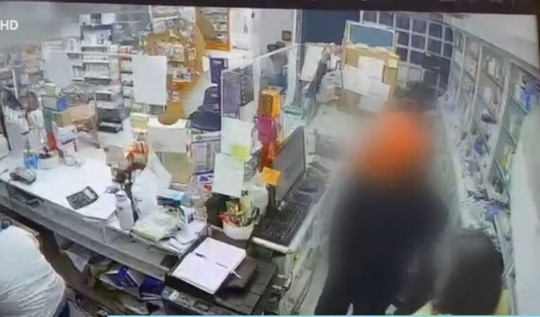 Βόρεια Προάστια: Βίντεο ντοκουμέντο από ληστεία σε φαρμακείο – Ο δράστης «χτύπησε» 13 καταστήματα