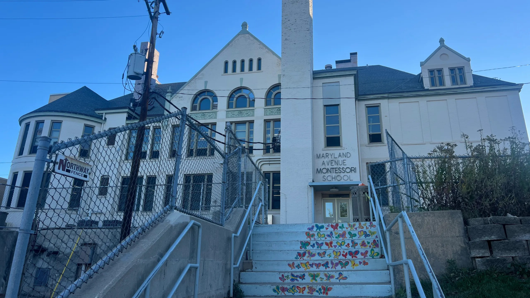 Ανθρώπινα ευρήματα ήρθαν στο φως στη διάρκεια κατασκευαστικών εργασιών ενός σχολείο Μοντεσσόρι στην ανατολική πλευρά της λεωφόρου Maryland. Φωτογραφία: Claire Reid