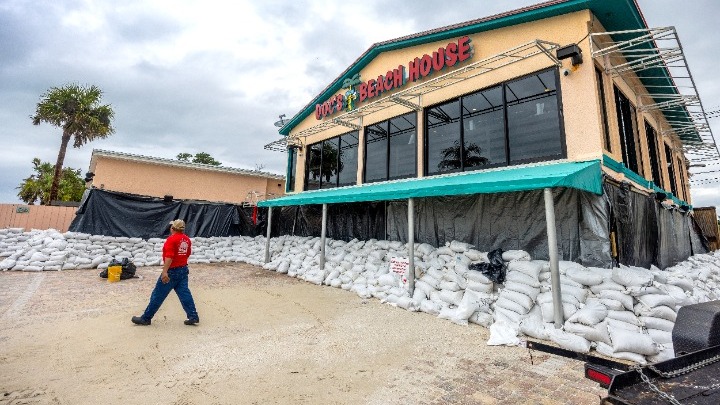 τυφώνας Milton