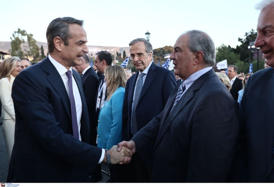 Μαρινάκης: Επιβεβαίωσε τα τηλεφωνήματα Μητσοτάκη σε Καραμανλή και Σαμαρά