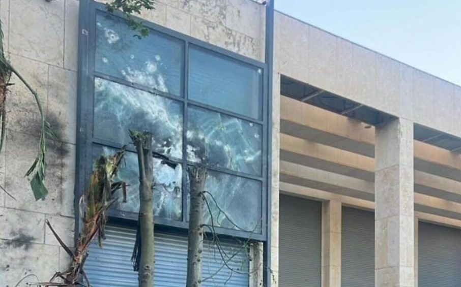 Ισραήλ: Το drone της Χεζμπολάχ έσπασε το τζάμι της κρεβατοκάμαρας του Νετανιάχου – Βίντεο