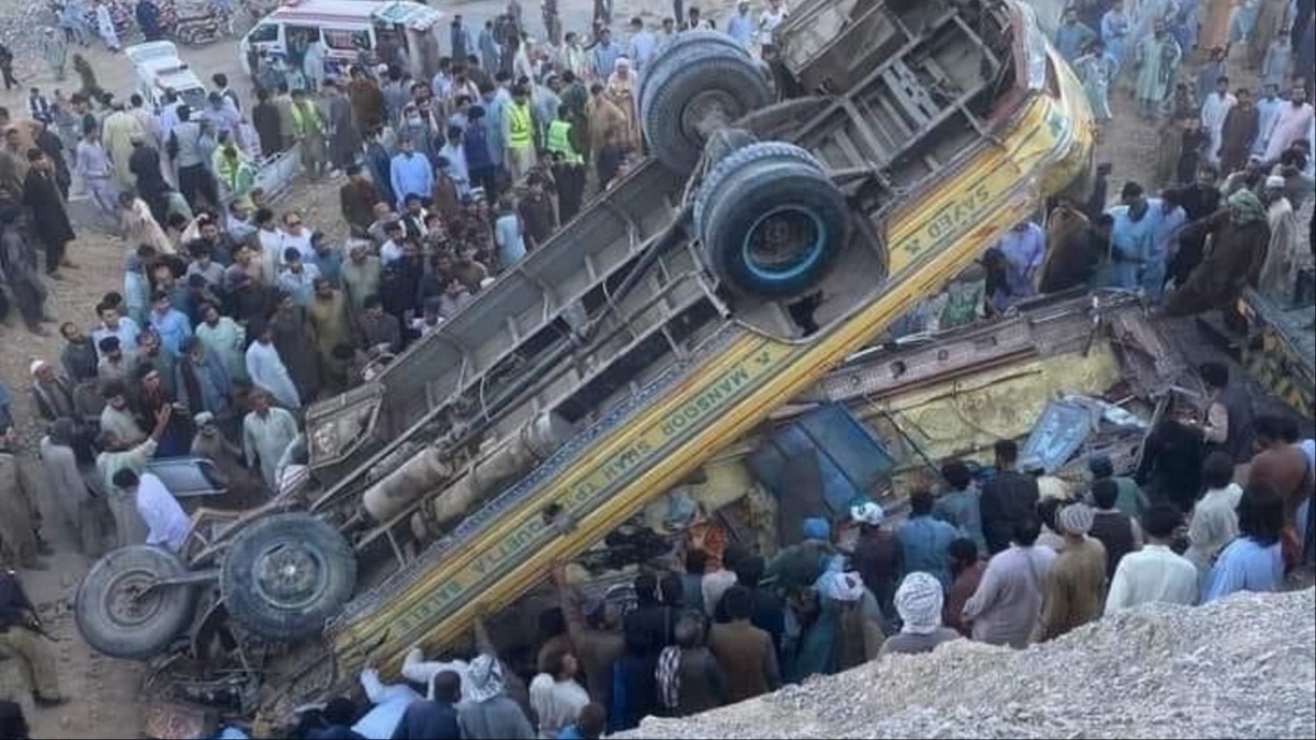 Πακιστάν: Λεωφορείο έπεσε σε γκρεμό – Επτά νεκροί και δεκαεννέα τραυματίες