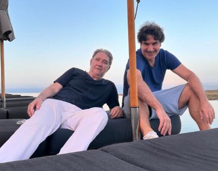 Δύσκολες ώρες για τον Χριστόφορο Παπακαλιάτη – Στο νοσοκομείο ο πατέρας του έπειτα από τροχαίο