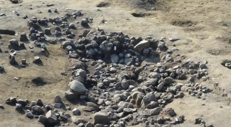 Το δάπεδο του κελαριού.