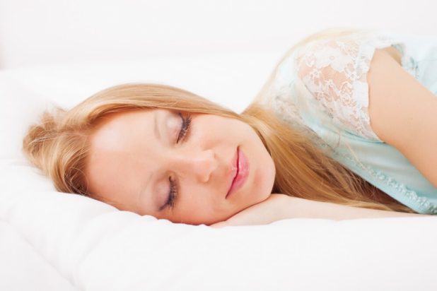 Σταμάτησε να ξυπνά τη γυναίκα του το πρωί – «τώρα που την απέλυσαν μου ζητάει τον μισό μισθό μου μέχρι να βρει καλύτερη δουλειά»