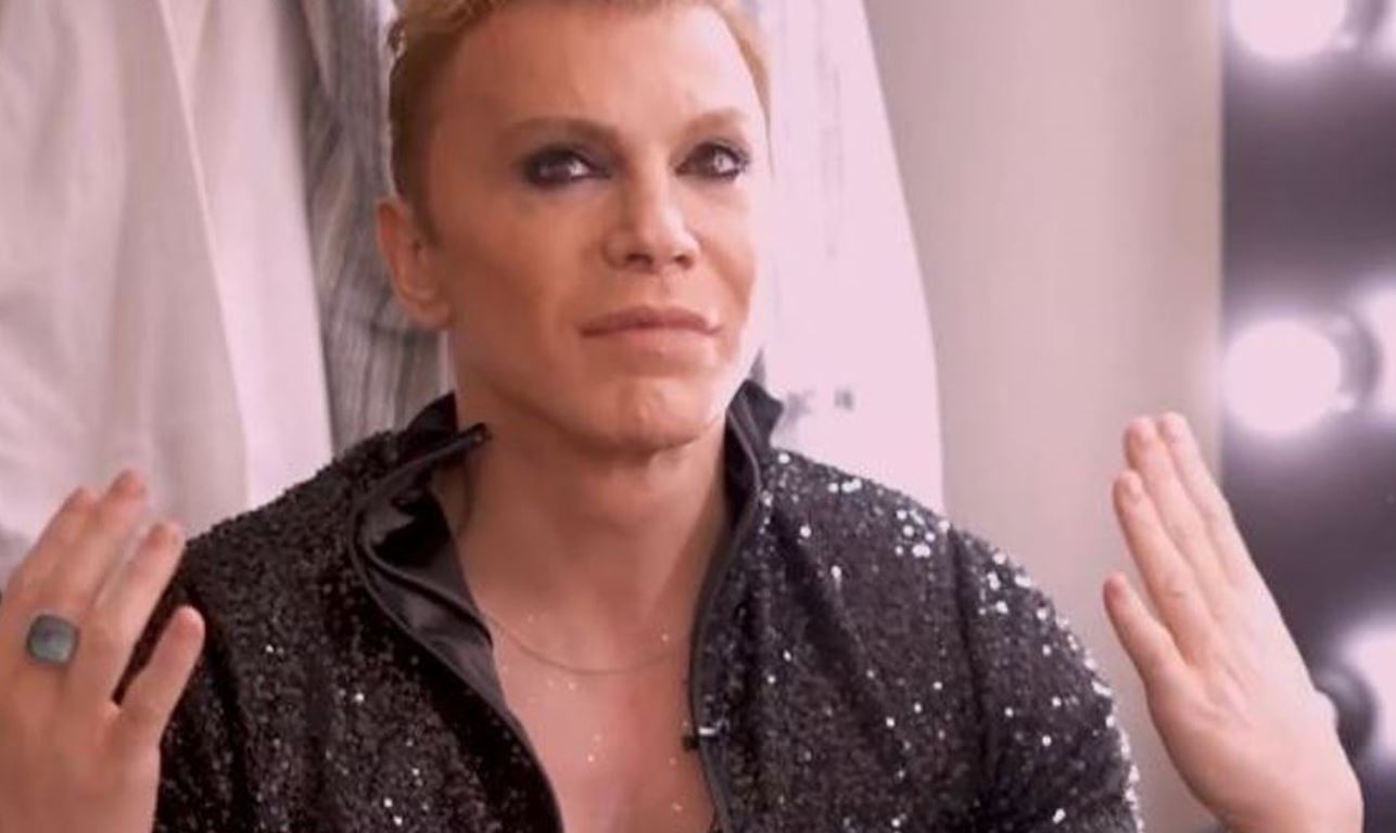 Τάκης Ζαχαράτος