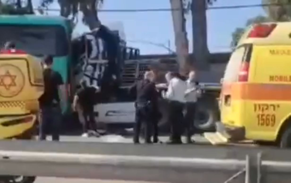 Τελ Αβίβ: Φορτηγό έπεσε σε στάση λεωφορείου – Τουλάχιστον 16 τραυματίες – ΒΙΝΤΕΟ