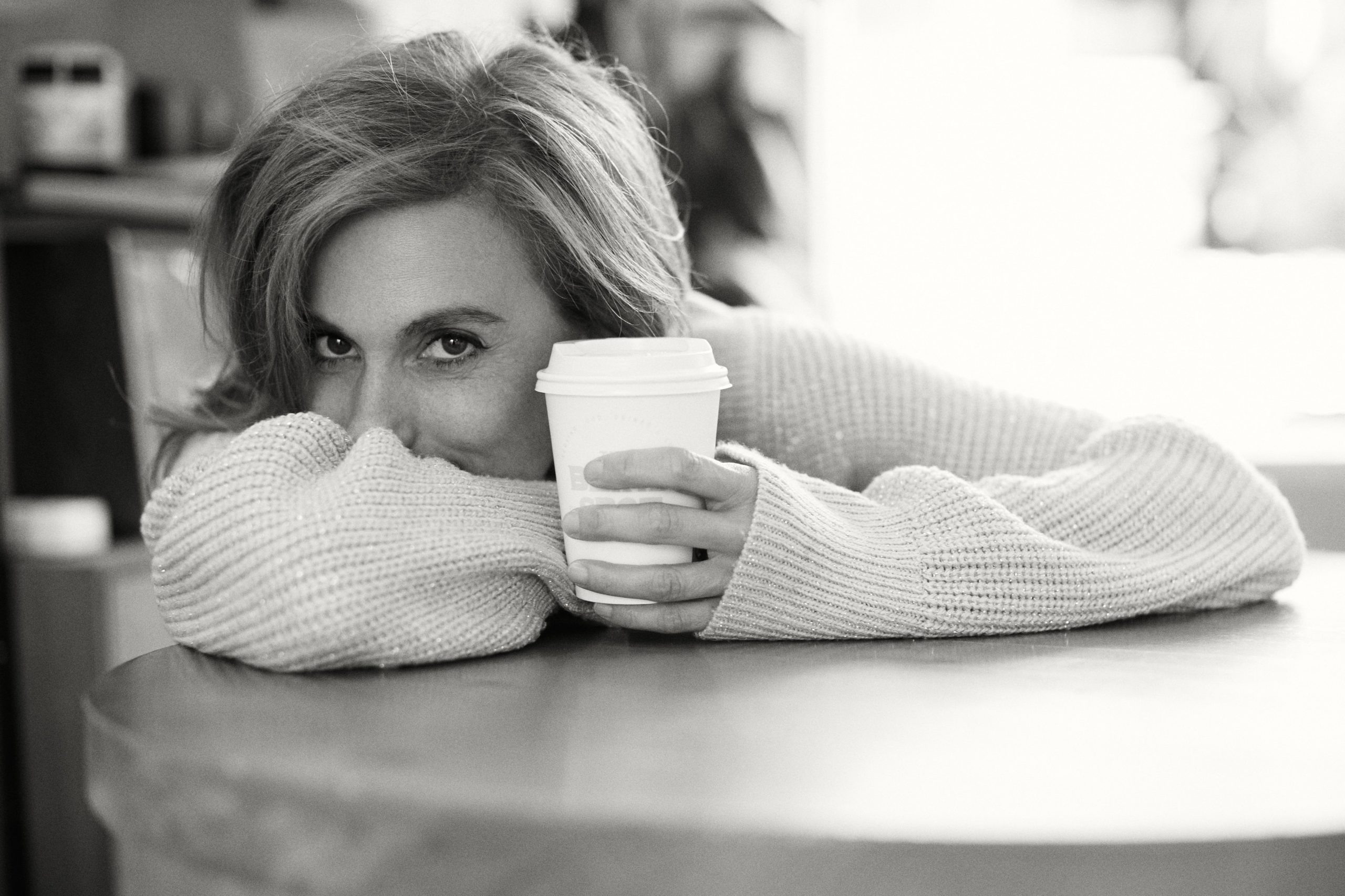 Λίλη Τσεσμετζόγλου στο enikos.gr: «Υπάρχει σοβαρό κοινωνικό και πολιτικό όφελος στο να μην είμαστε ενωμένοι οι άνθρωποι»