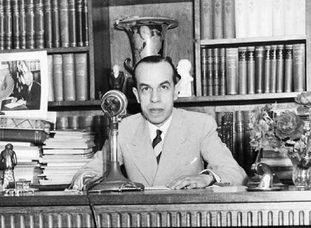 Ο Σπύρος Μαρκεζίνης, λίγο πριν την ανατροπή του.