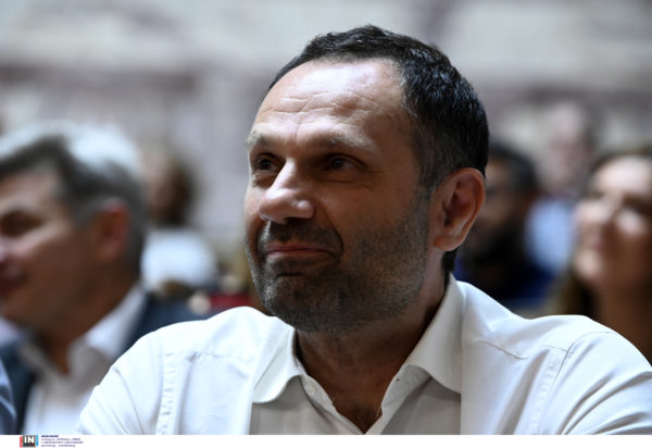 Καπνισάκης