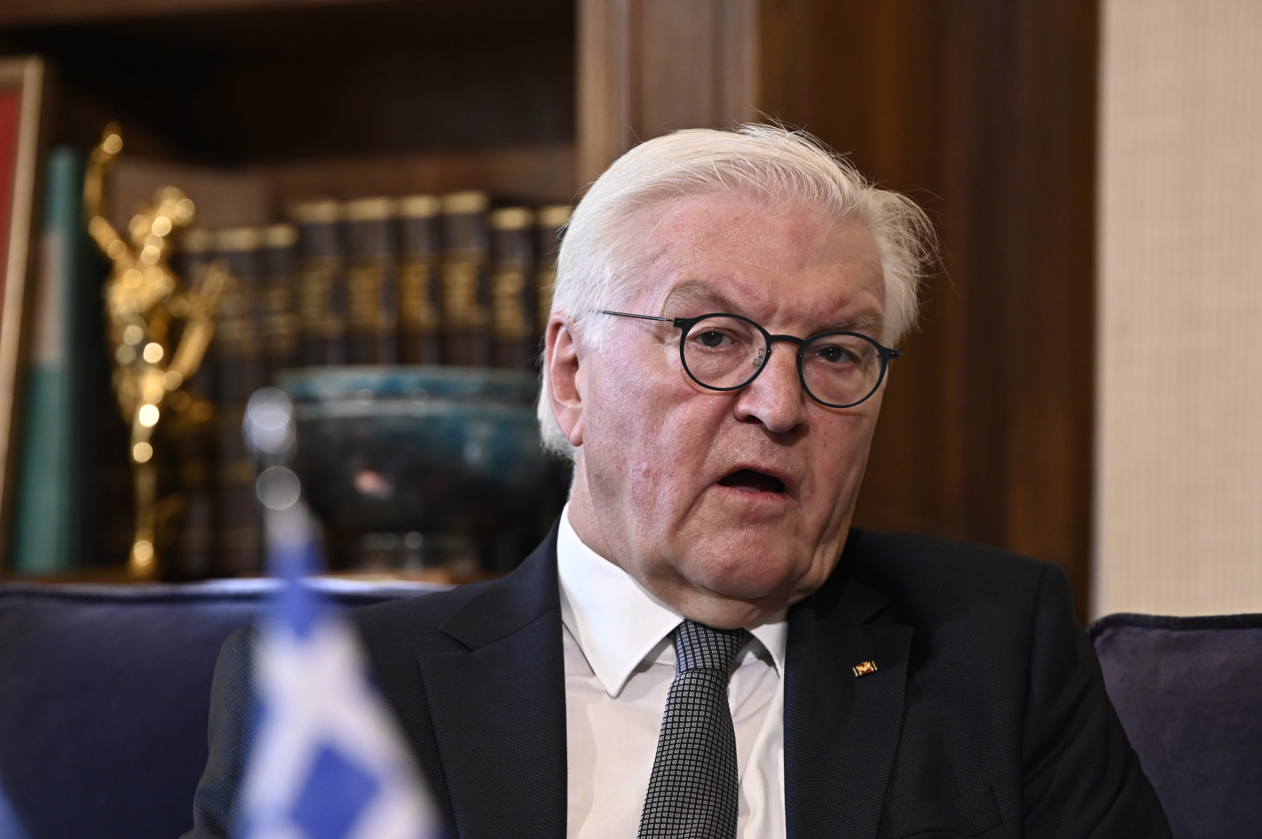 Αντίδραση Σταϊνμάιερ μετά το άρθρο Μασκ: «Η εξωτερική επιρροή αποτελεί απειλή για την δημοκρατία»