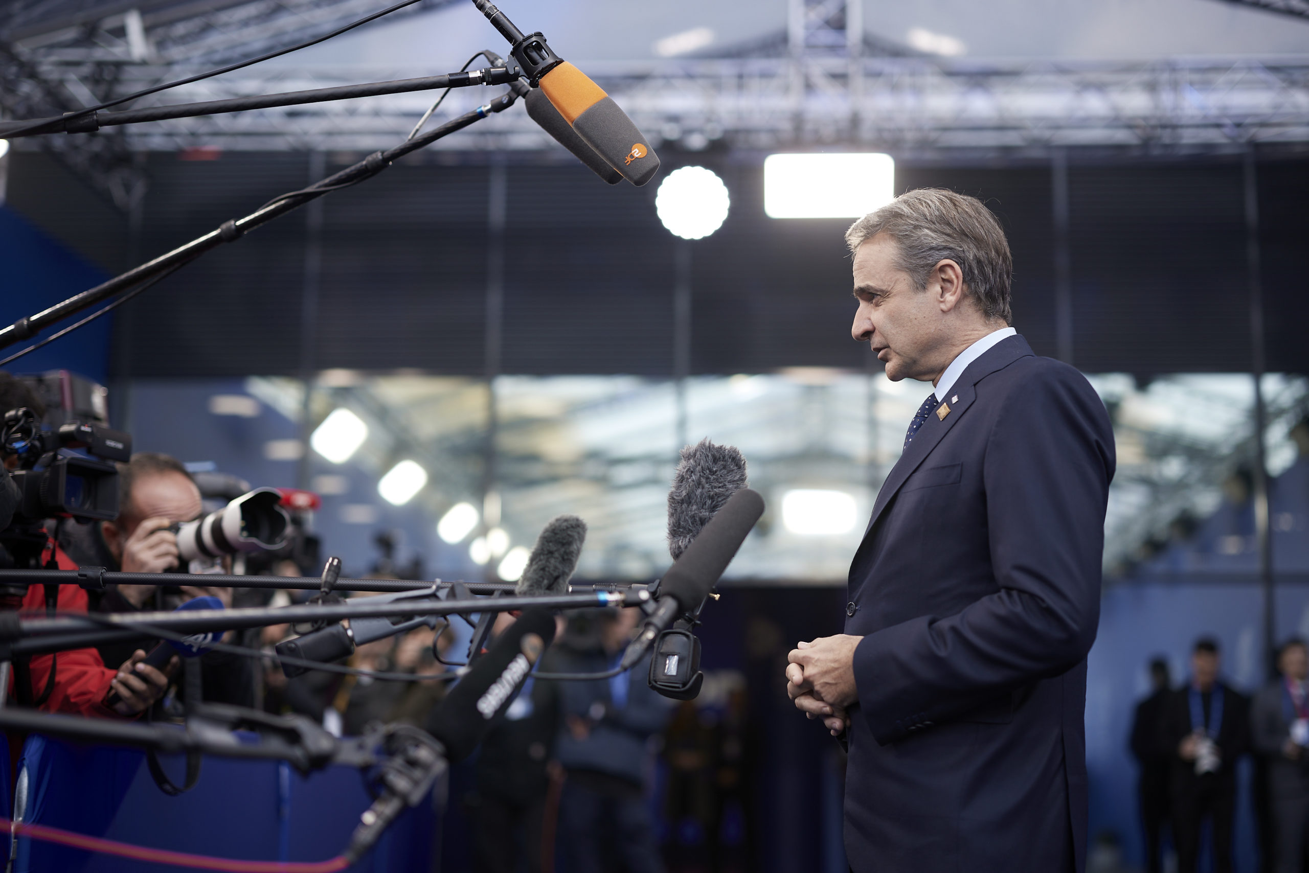 Μητσοτάκης: «Ήρθε η ώρα να “ξυπνήσουμε” από τη γεωπολιτική μας αφέλεια» – Οι δηλώσεις του πρωθυπουργού από την Βουδαπέστη