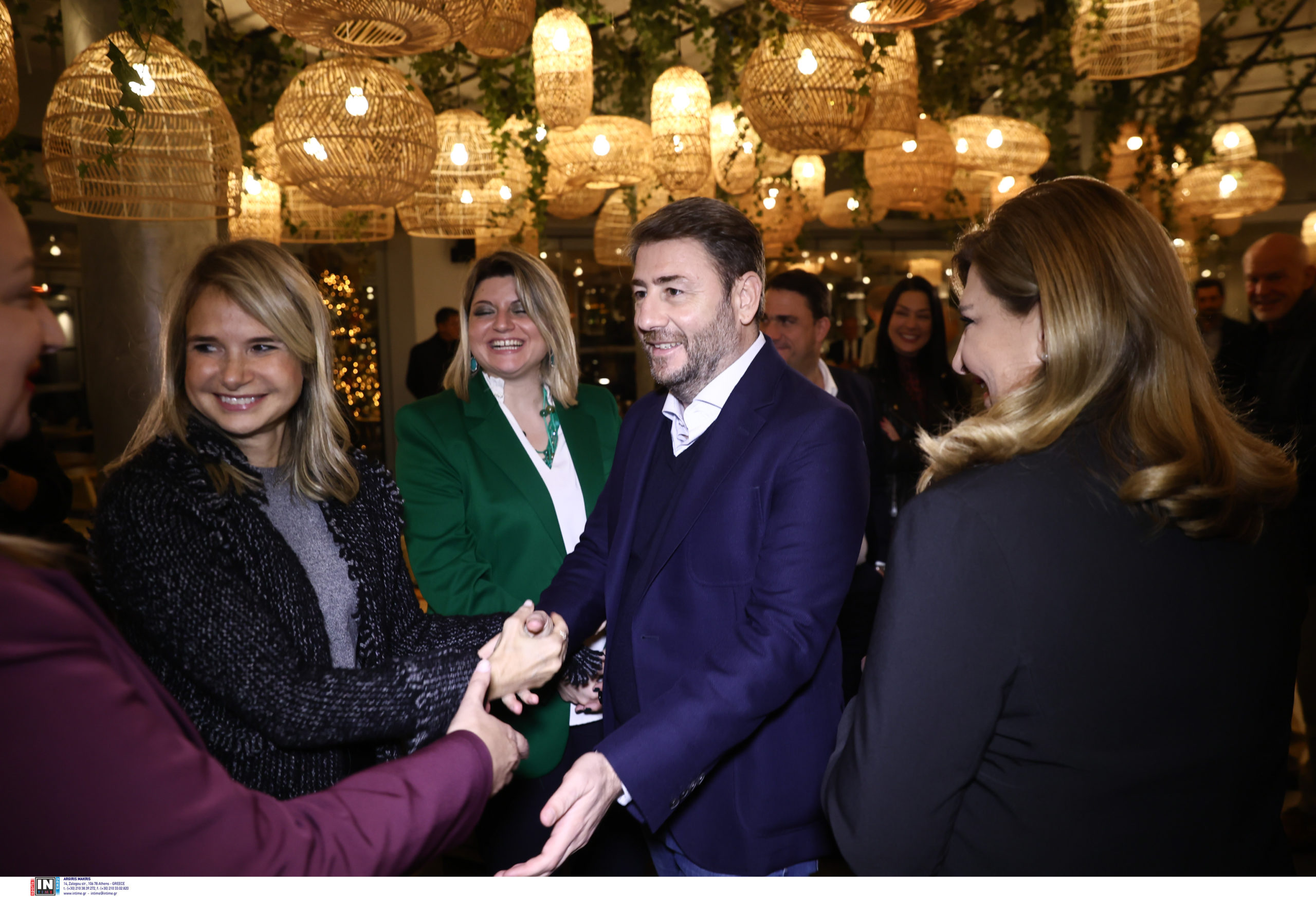 ΠΑΣΟΚ: Τα «πηγαδάκια» στο δείπνο του Νίκου Ανδρουλάκη στην Κοινοβουλευτική Ομάδα του κόμματος – ΦΩΤΟ και ΒΙΝΤΕΟ