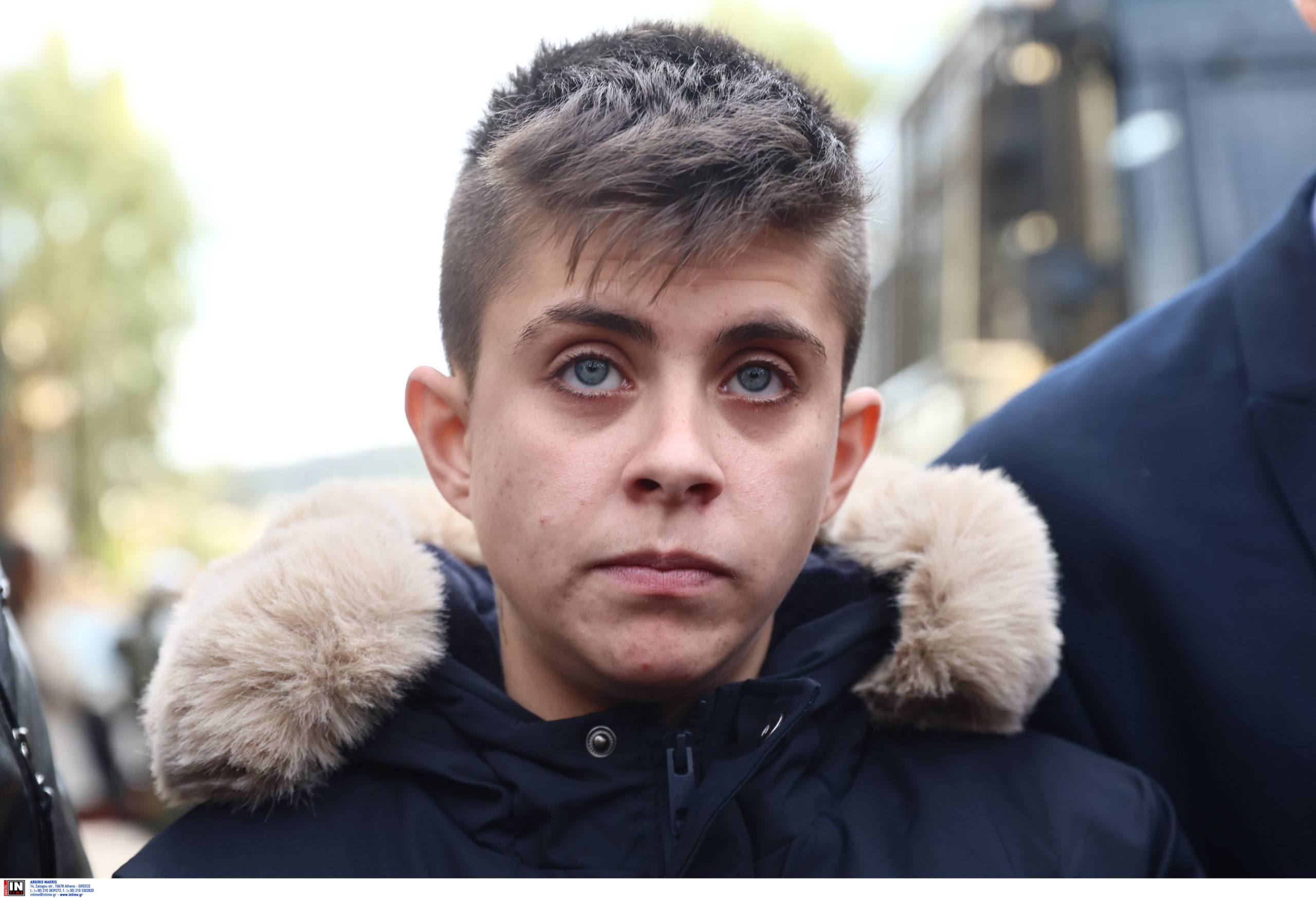 Ειρήνη Μουρτζούκου: Η έξοδος από τα δικαστήρια μετά την αναβολή της δίκης – «Δεν θα κάνει δηλώσεις ξανά»