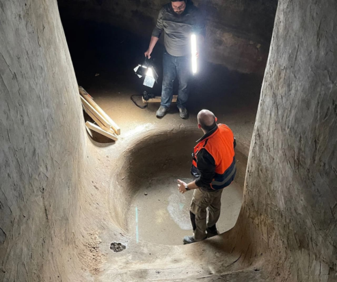 Αρχαιολόγοι στον πυθμένα του Ιερού του Πανάγιου Τάφου. Φωτογραφία: Custodia Terrae Sanctae