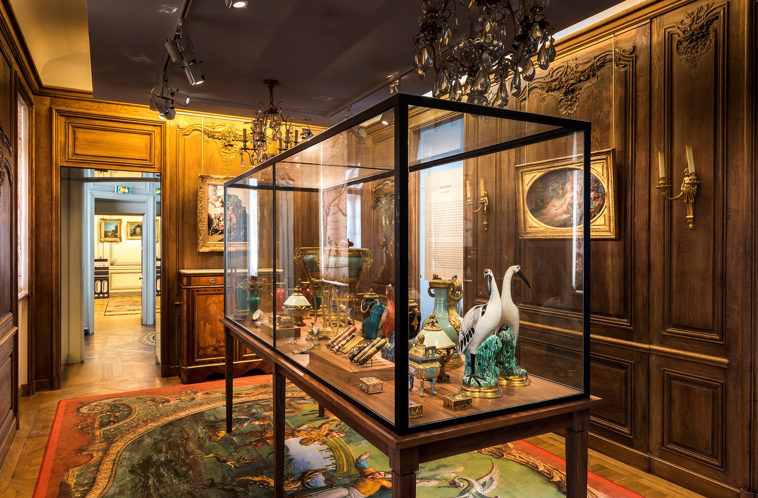 Ληστεία με τσεκούρια σε μουσείο στο Παρίσι: Άρπαξαν ιστορικά αντικείμενα αξίας 1 εκατομμυρίου ευρώ