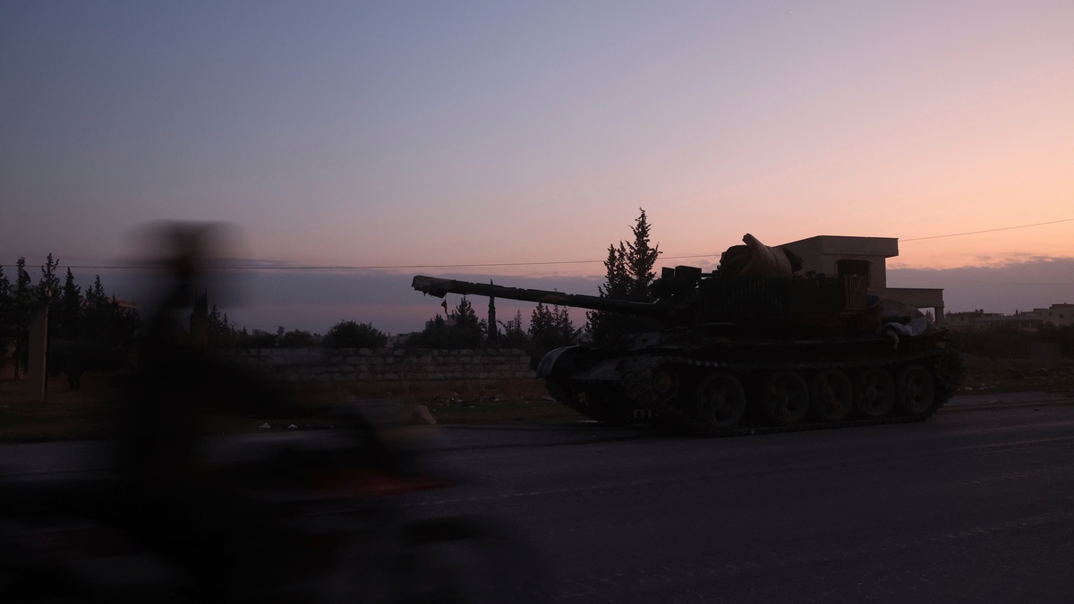 Συρία: Ο στρατός κλείνει τους δρόμους προς το Χαλέπι