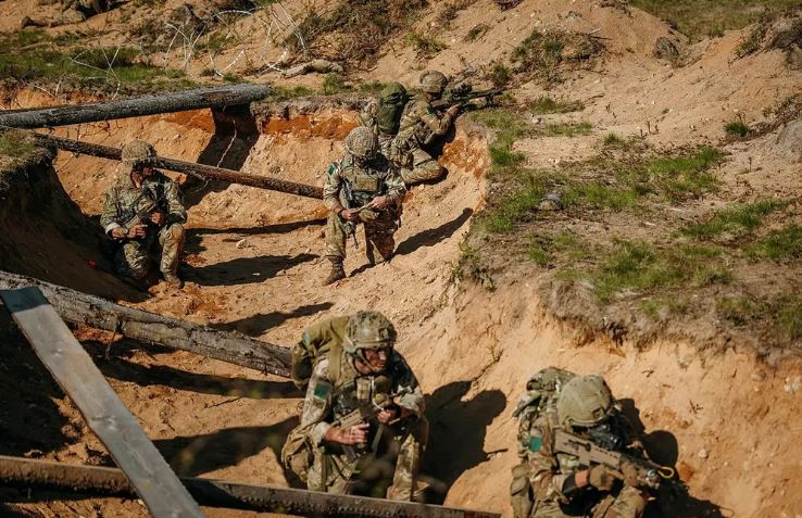 Βρετανία: «Είμαστε έτοιμοι για πόλεμο απόψε» – Η προειδοποίηση του αρχηγού των Ενόπλων Δυνάμεων προς την Ρωσία