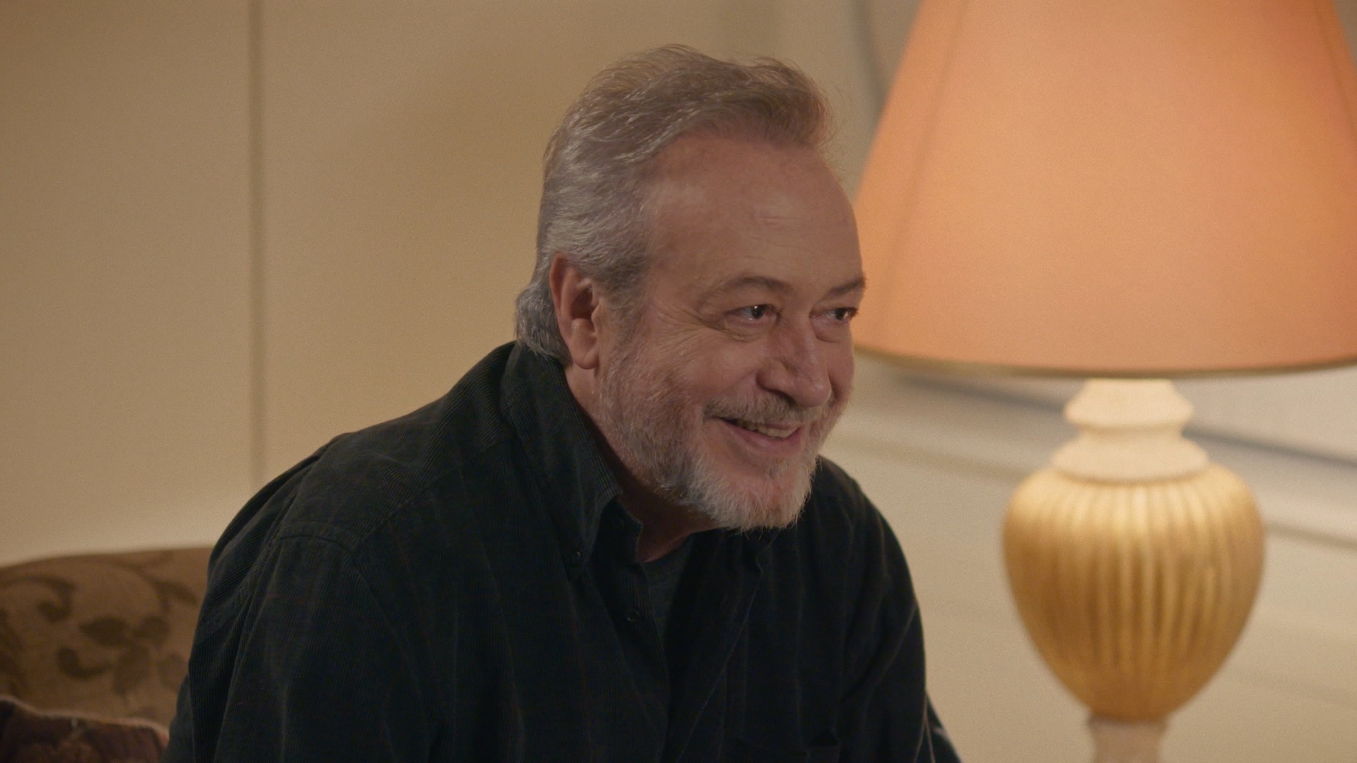 «Η Γη της Ελιάς»: Ο Μιχάλης αποκαλύπτει το σκοτεινό παρελθόν του Δημοσθένη και ο Βαρώτσος συνεταιρίζεται με τους Βρεττάκους