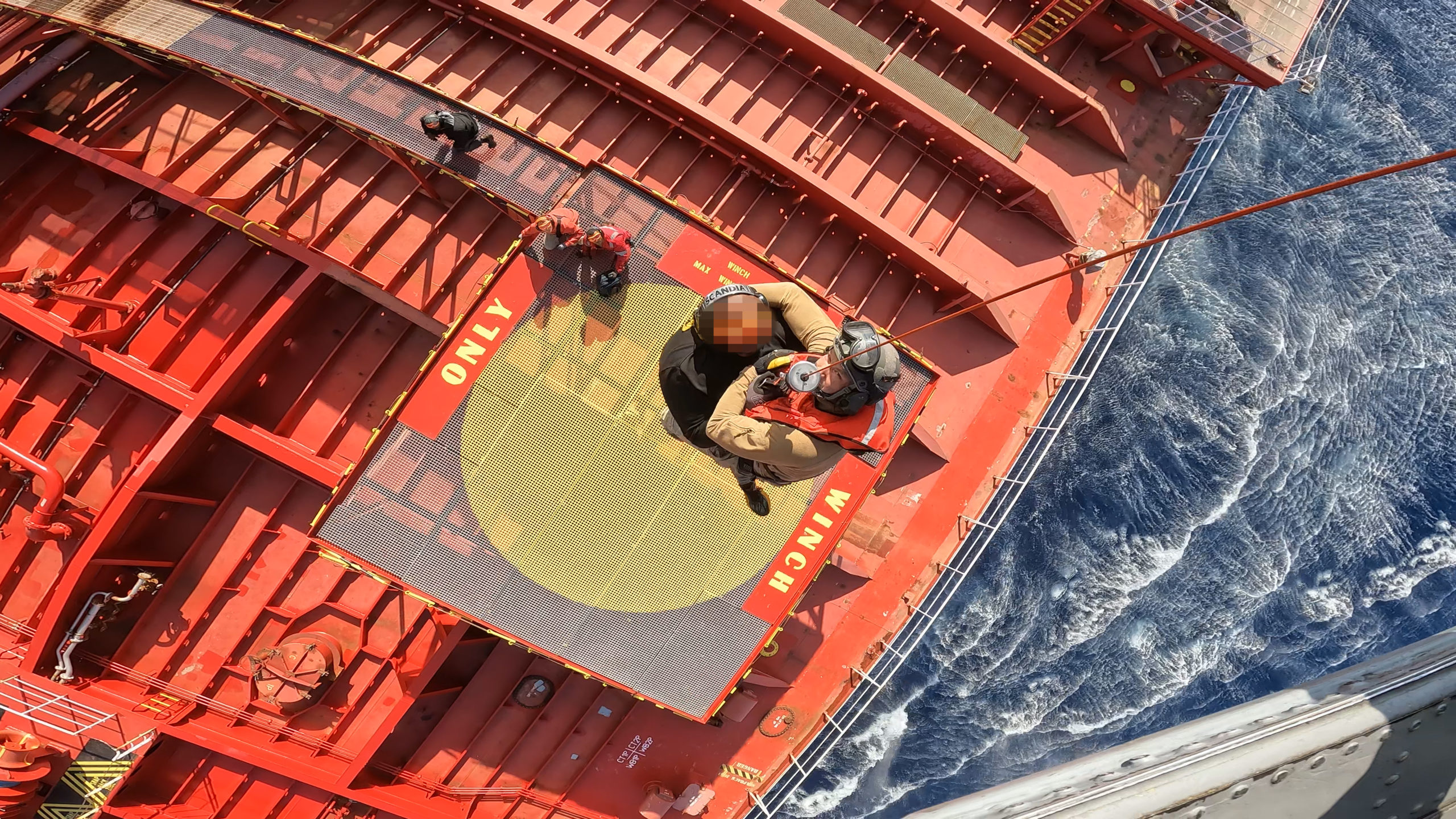 Από μηχανής θεοί: Εντυπωσιακό βίντεο από διάσωση με ελικόπτερο του Πολεμικού Ναυτικού – ΒΙΝΤΕΟ