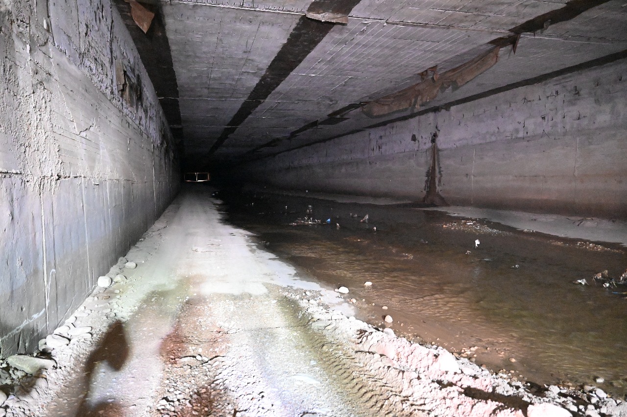 Αυτοψία του Νίκου Χαρδαλιά στον συλλεκτήριο αγωγό του Αιγάλεω