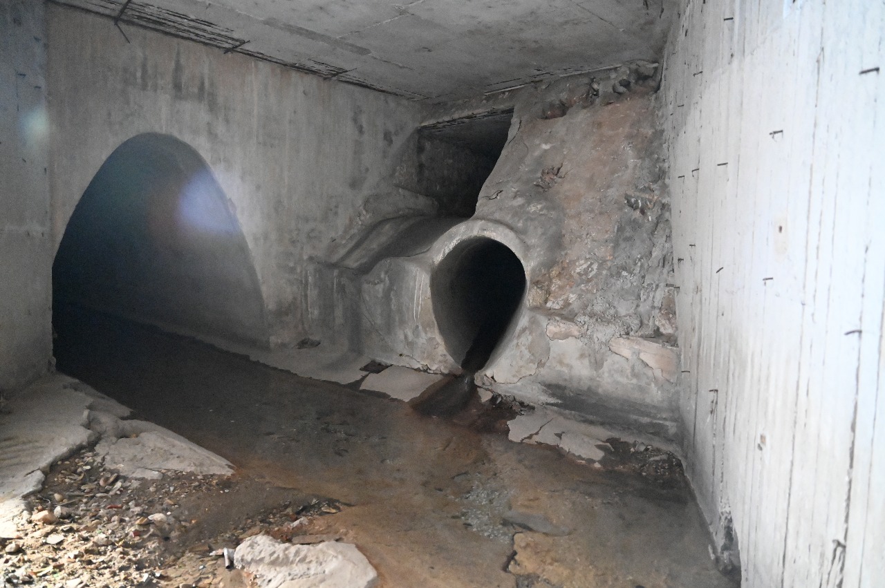 Αυτοψία του Νίκου Χαρδαλιά στον συλλεκτήριο αγωγό του Αιγάλεω