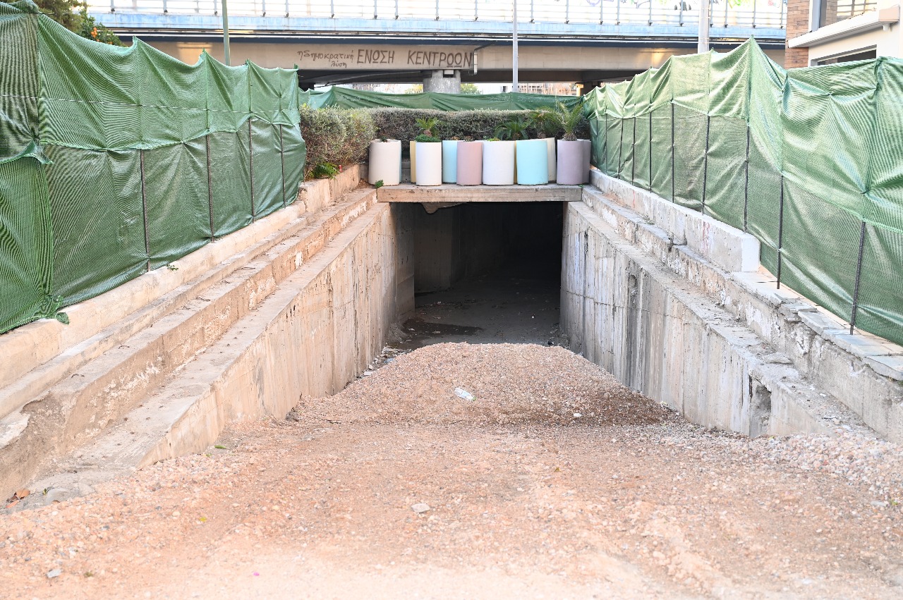 Αυτοψία του Νίκου Χαρδαλιά στον συλλεκτήριο αγωγό του Αιγάλεω