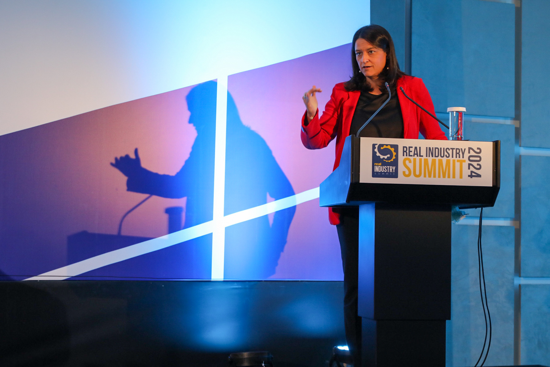 1ο Industry Summit 2024 – Κεραμέως: Μέτρα για τη μείωση του φαινομένου της έλλειψης προσωπικού από την αγορά εργασίας