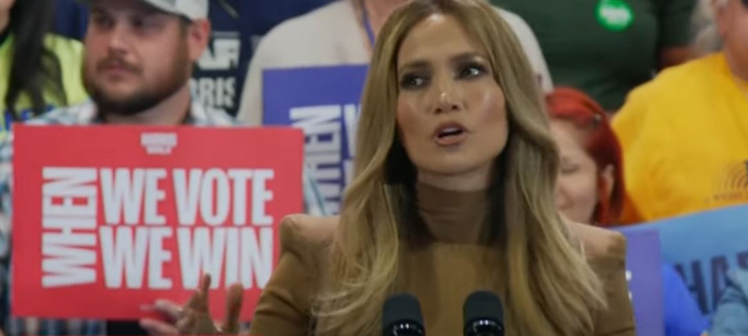 Αμερικανικές εκλογές 2024: Η Τζένιφερ Λόπεζ στο πλευρό της Κάμαλα Χάρις – «Είναι ώρα να πούμε όλοι “presente”»