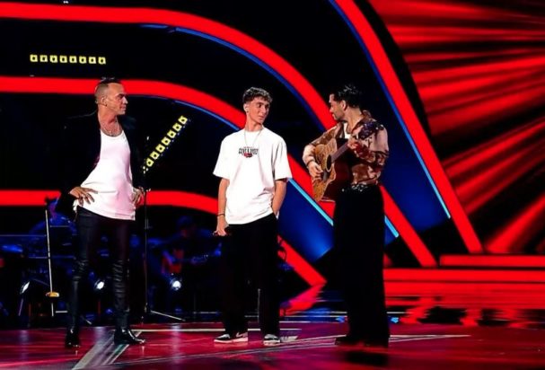 μουζουρακησ