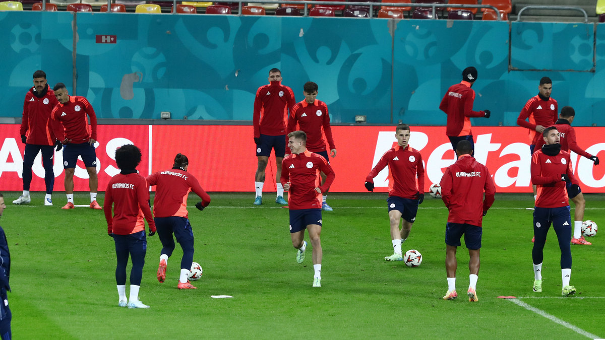 Στεάουα – Ολυμπιακός: Η αποστολή των «ερυθρολεύκων» – Έσε και Γκαρθία διεκδικούν θέση δίπλα στον Μουζακίτη