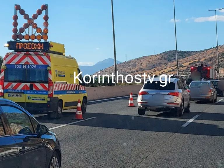 Τροχαίο στην εθνική οδό Αθηνών-Κορίνθου – Αυτοκίνητο προσέκρουσε σε μπάρες και τούμπαρε