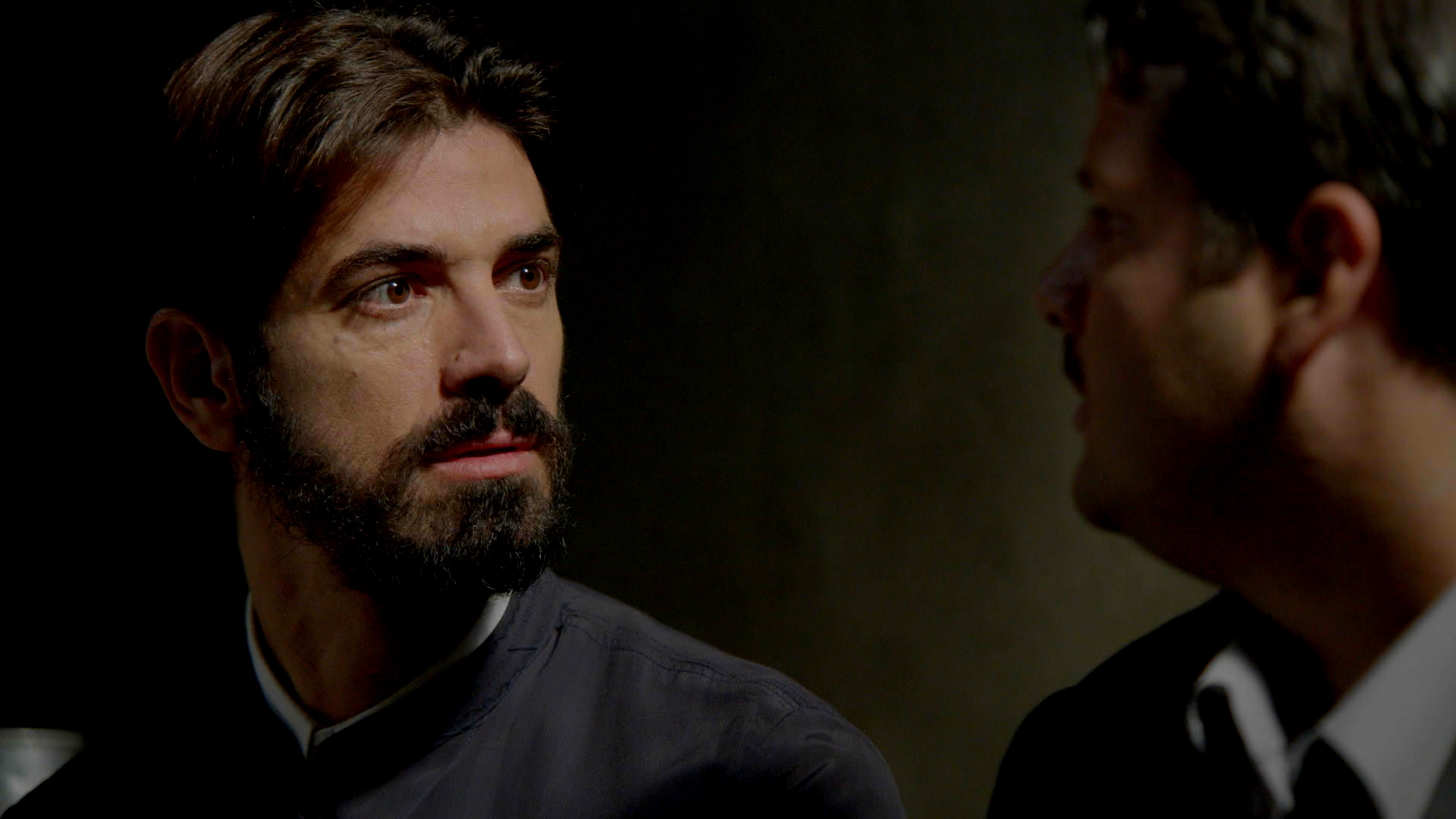 Άγιος Έρωτας: Η Χλόη είναι απεγνωσμένη και ζητεί ξανά τη βοήθεια του πατρός Νικολάου