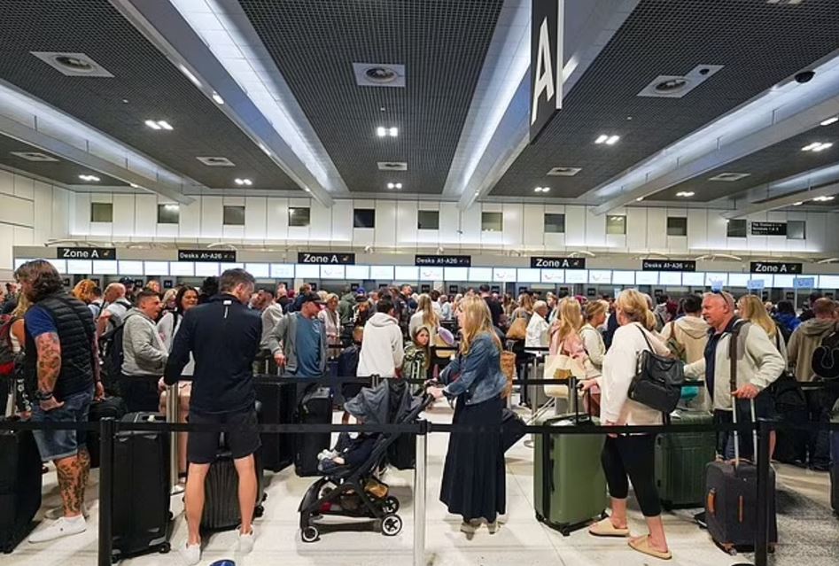 Βρετανία: Πώς ένας μηχανικός έριξε το σύστημα ελέγχου εναέριας κυκλοφορίας την ημέρα με την μεγαλύτερη κίνηση