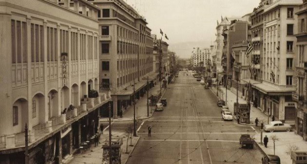 Κουίζ για την παλιά Αθήνα: Αναγνωρίζετε την οδό; Είναι από τις πιο γνωστές