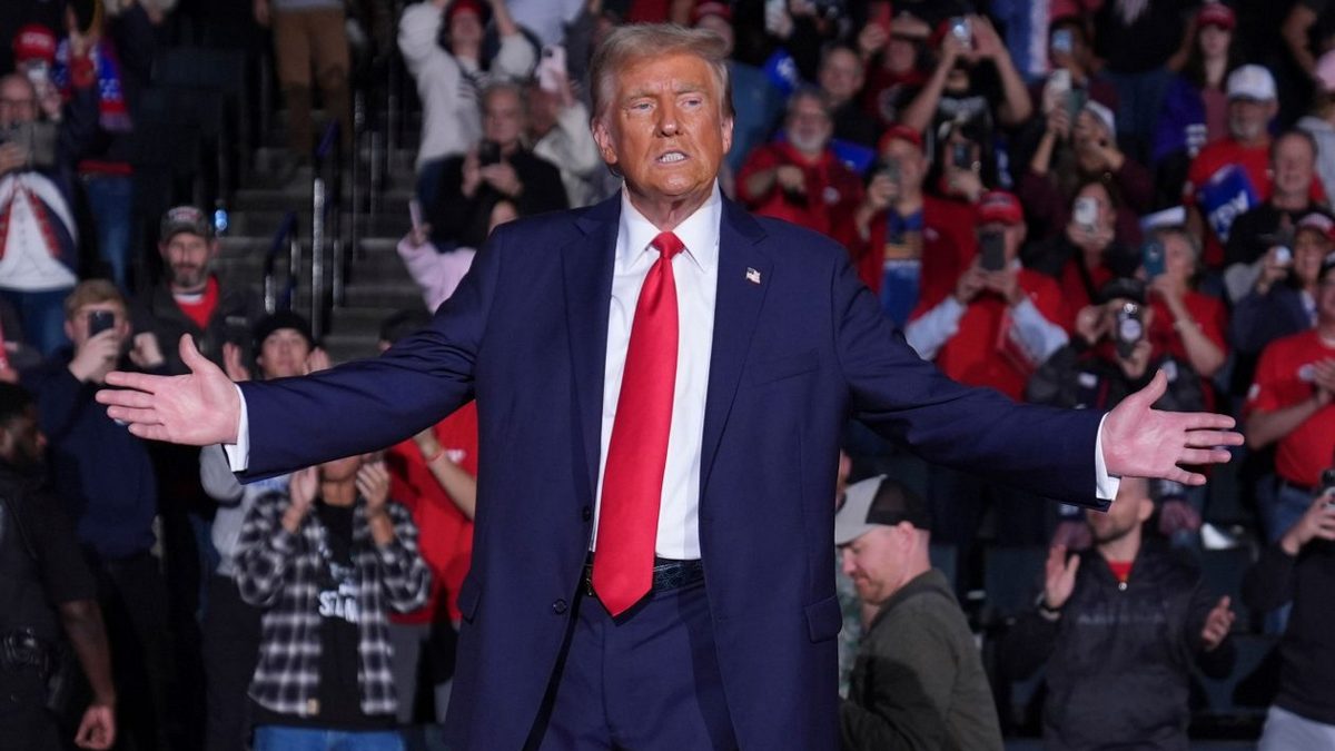 Αμερικανικές εκλογές 2024: Φαίνεται να «κλειδώνει» η νίκη του Ντόναλντ Τραμπ – Τι λέει το επιτελείο του