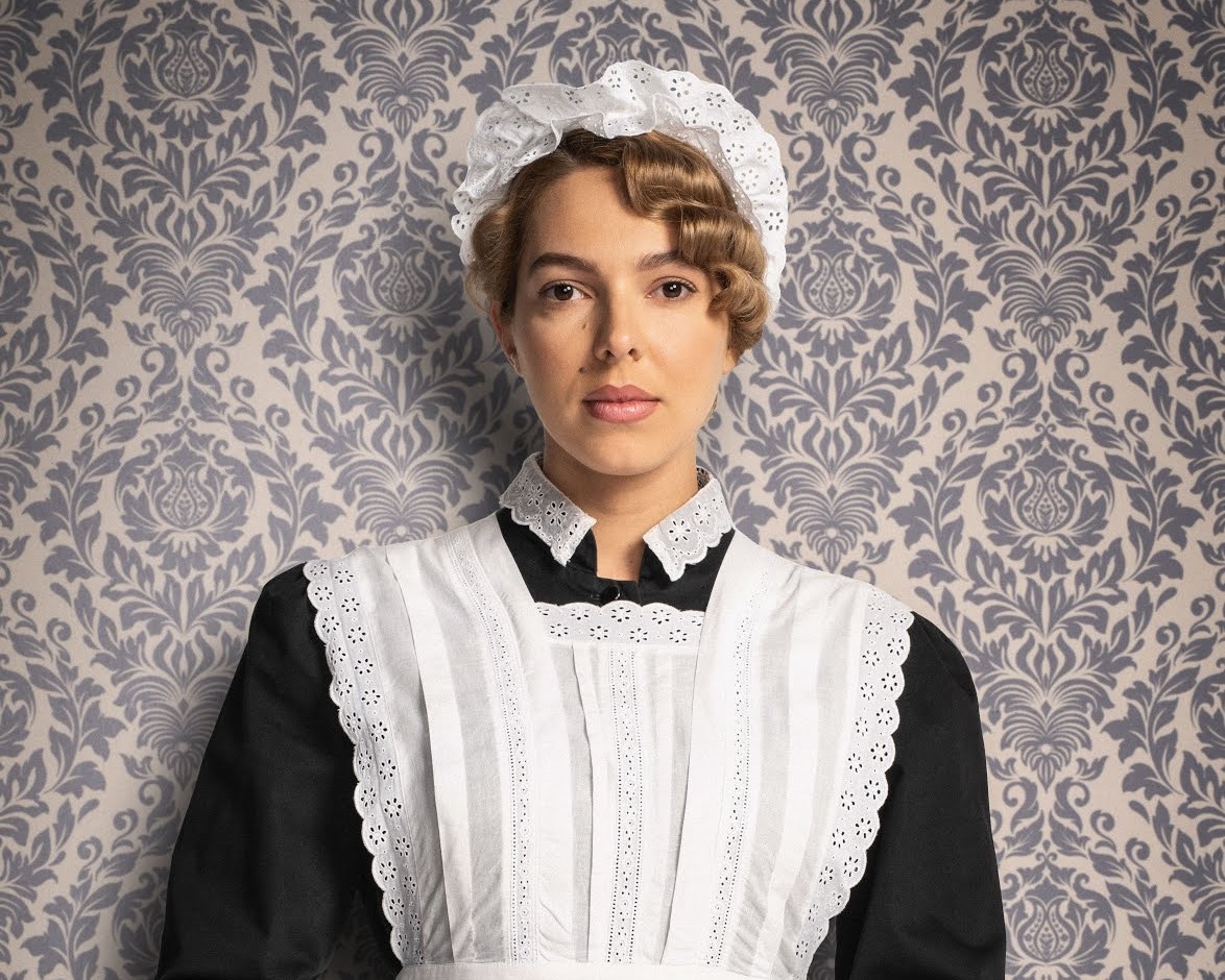 Μαρία Μπατή: Η «Βασιλική» από το Grand Hotel στο enikos.gr: «Δεν κατάγομαι από εύπορη οικογένεια, χρειάστηκε να δουλέψω από τα 15 μου σε διάφορες δουλειές»