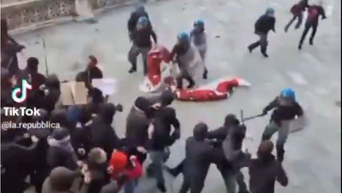 Ιταλία: Συγκρούσεις διαδηλωτών με την αστυνομία στην Μπολόνια