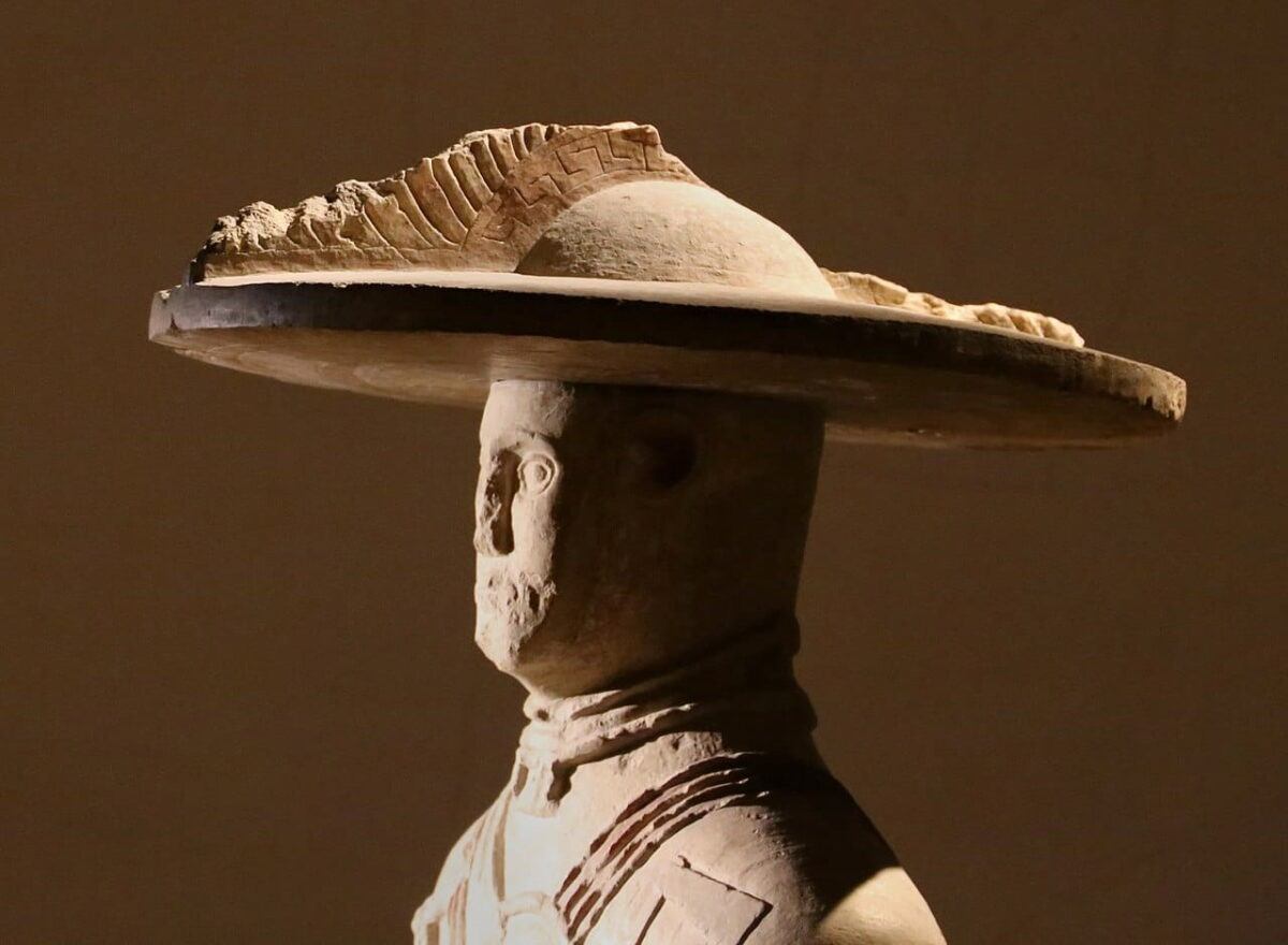 Λεπτομέρεια από το κεφάλι του πολεμιστή Capestrano, δημιούργημα του πολιτισμού Piceni.