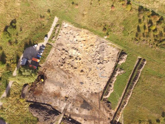 Εναέρια λήψη της περιοχής των ανασκαφών.