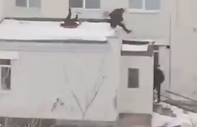 Φωτιά σε νοσοκομείο στη Ρωσία: Οι άνθρωποι πήδηξαν από τα παράθυρα για να σωθούν – ΦΩΤΟ και ΒΙΝΤΕΟ