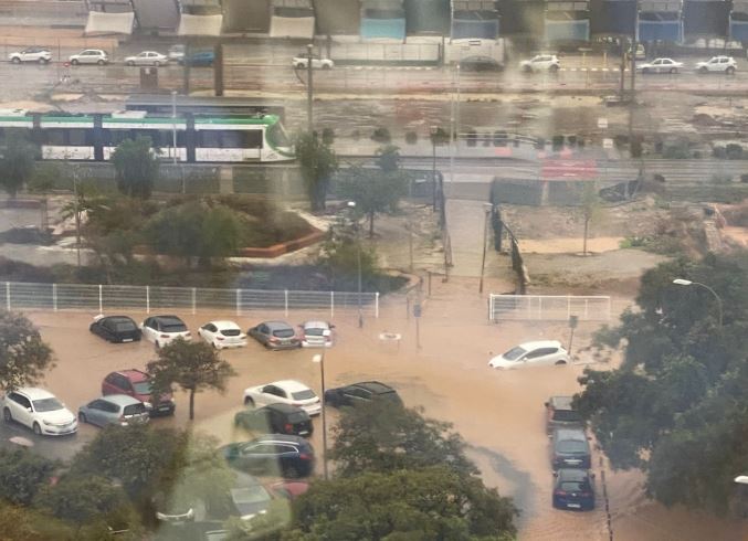 Ισπανία: Νέες πλημμύρες από τις ισχυρές βροχοπτώσεις – Κόκκινος συναγερμός σε νότιες και ανατολικές περιοχές