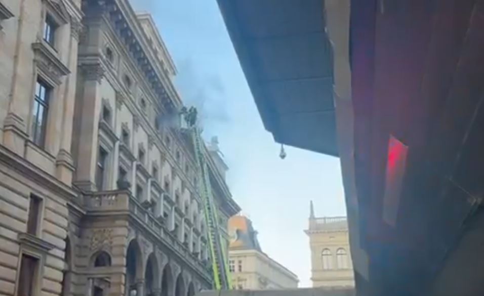 ΦΩΤΙΑ ΠΡΑΓΑ