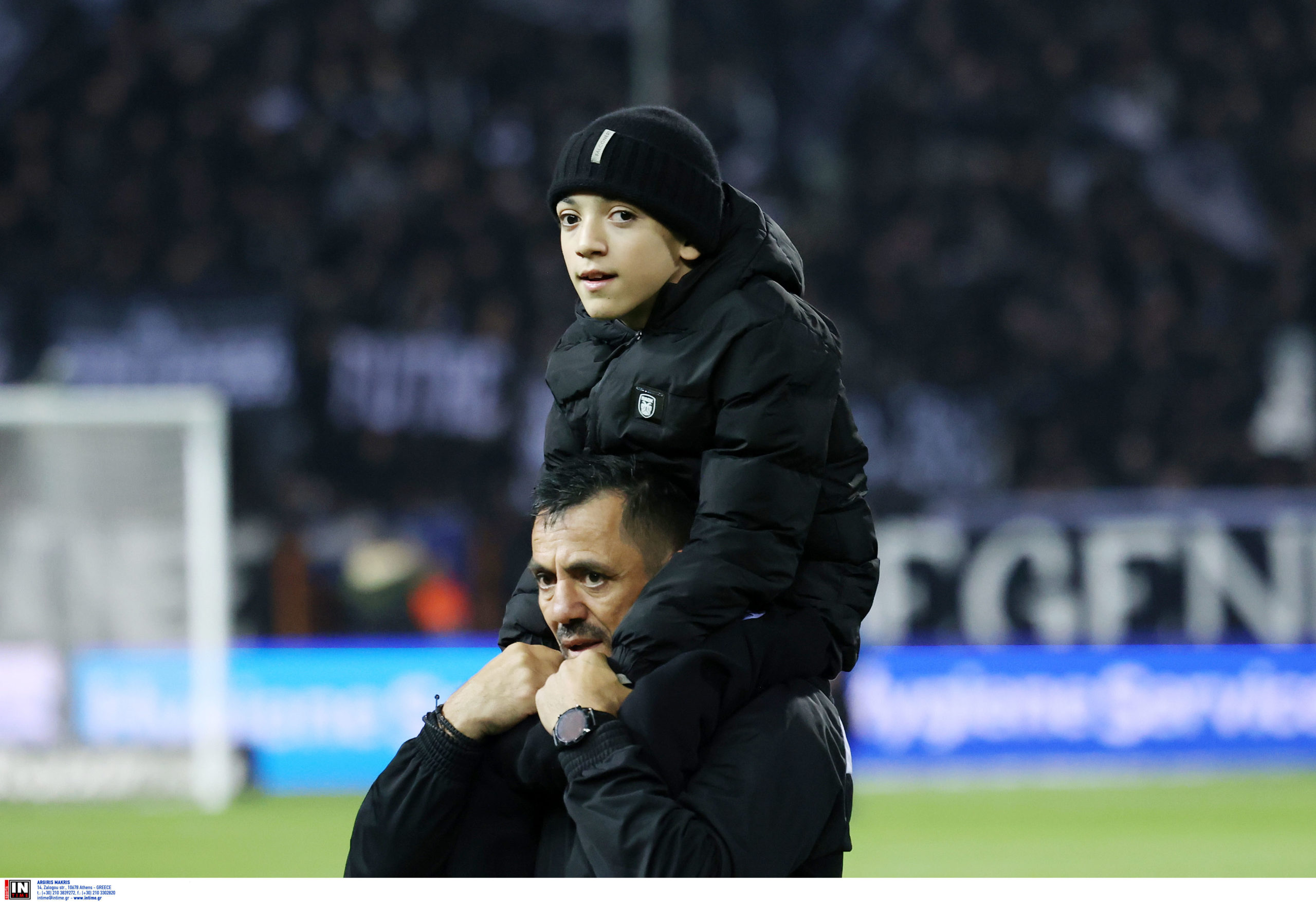 Συγκλονιστική στιγμή πριν από το ΠΑΟΚ – Ολυμπιακός: Ο μικρός Γιαννάκης έδωσε όρθιος το σύνθημα στην Τούμπα – ΒΙΝΤΕΟ